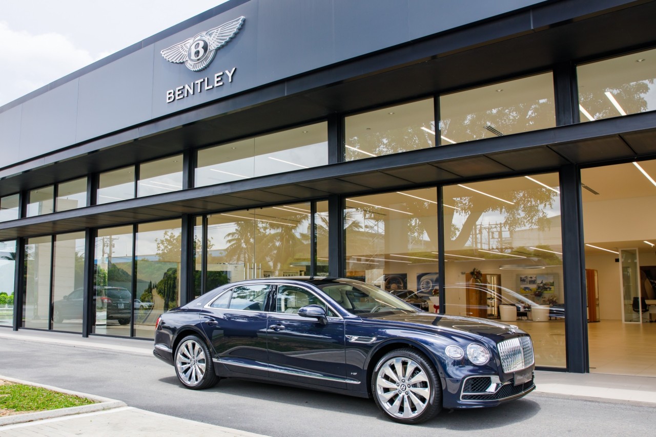 Siêu sang Bentley Flying Spur V8 First Edition chính hãng giá từ 18 tỷ đồng