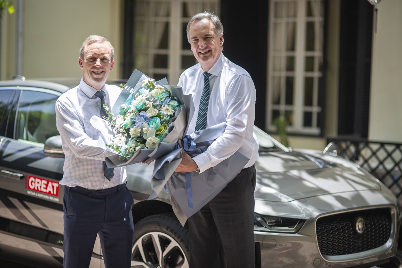 Đại sứ quán Anh nhận xe điện Jaguar I Pace