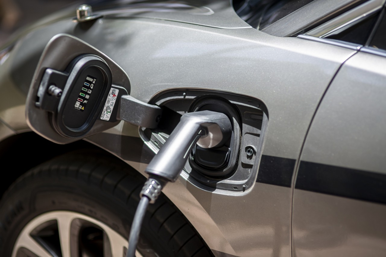 Đại sứ quán Anh nhận xe điện Jaguar I-Pace