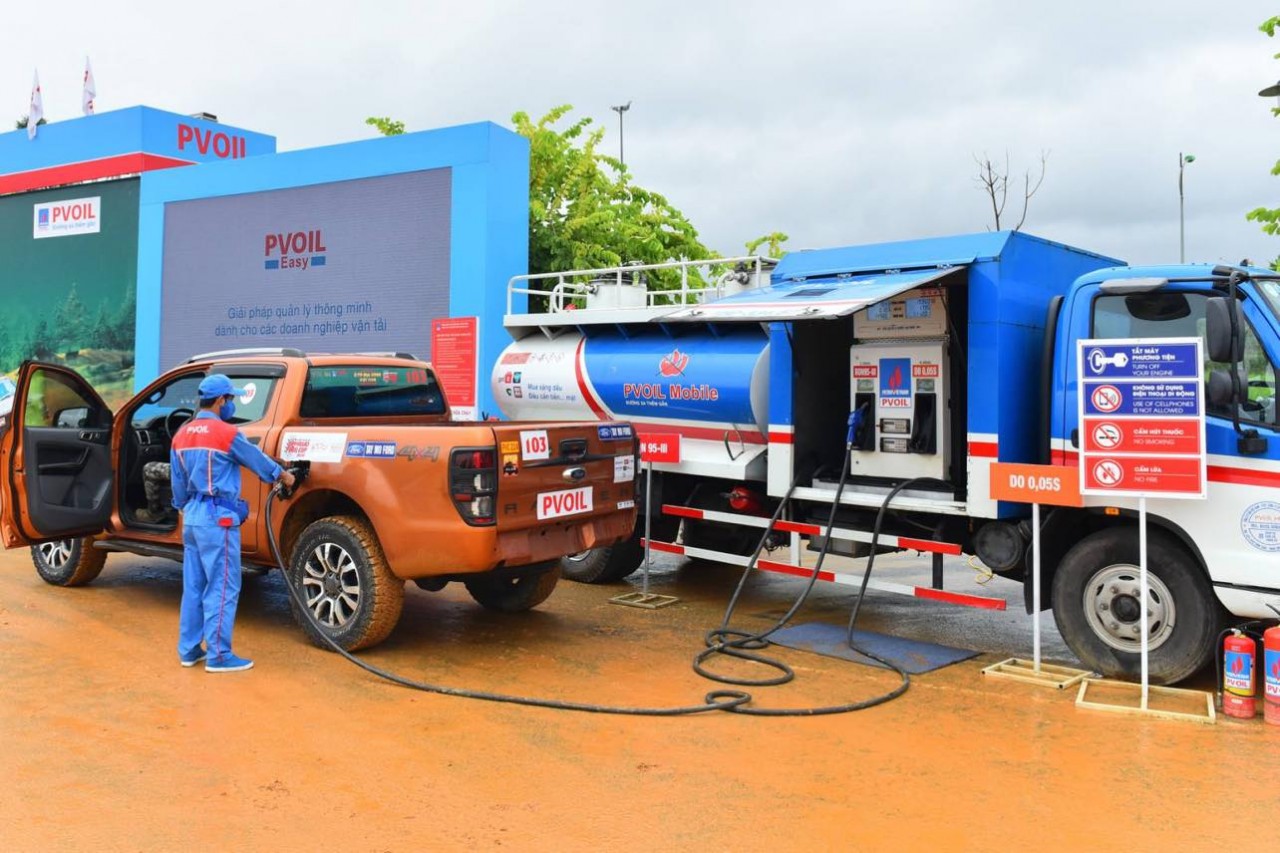 PVOIL tặng 400 voucher xăng dầu cho người tham gia xếp xe kỷ lục bản đồ Việt Nam