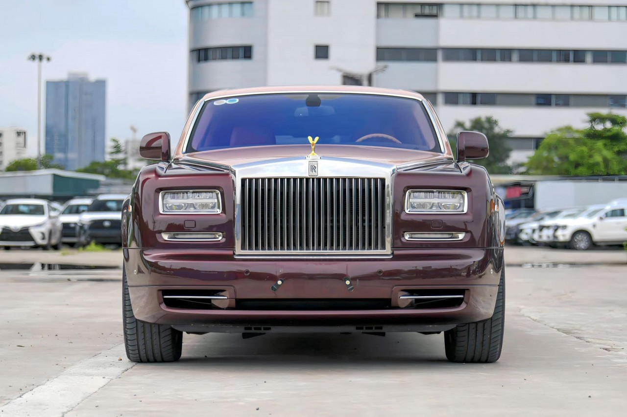 Cận cảnh Rolls Royce Phantom Lửa Thiêng đấu giá 7 lần vẫn không ai mua