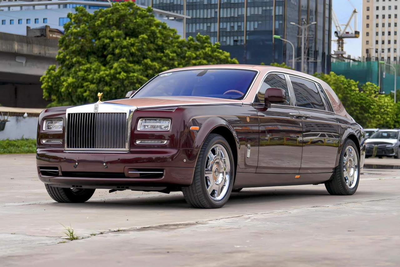 Cận cảnh Rolls-Royce Phantom Lửa Thiêng đấu giá 7 lần vẫn không ai mua