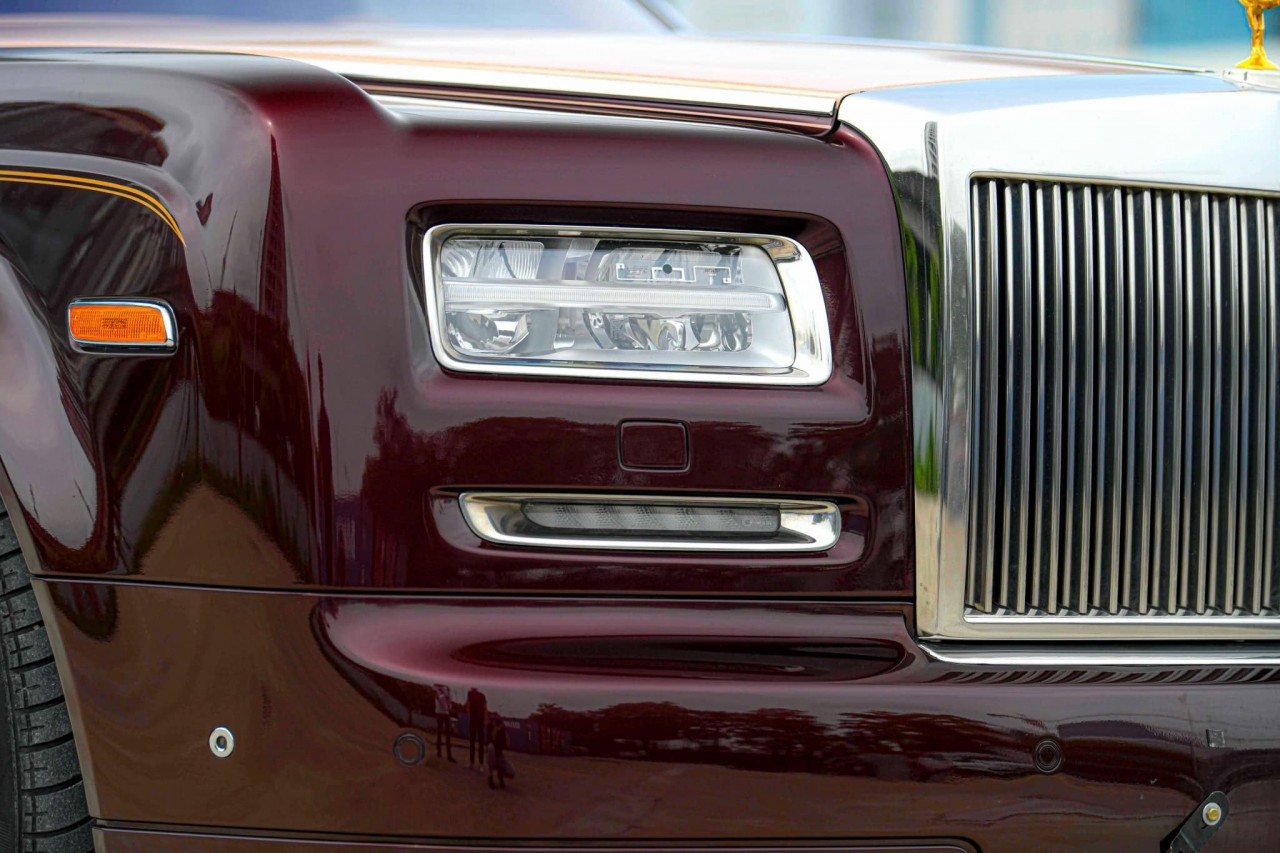 Cận cảnh Rolls Royce Phantom Lửa Thiêng đấu giá 7 lần vẫn không ai mua