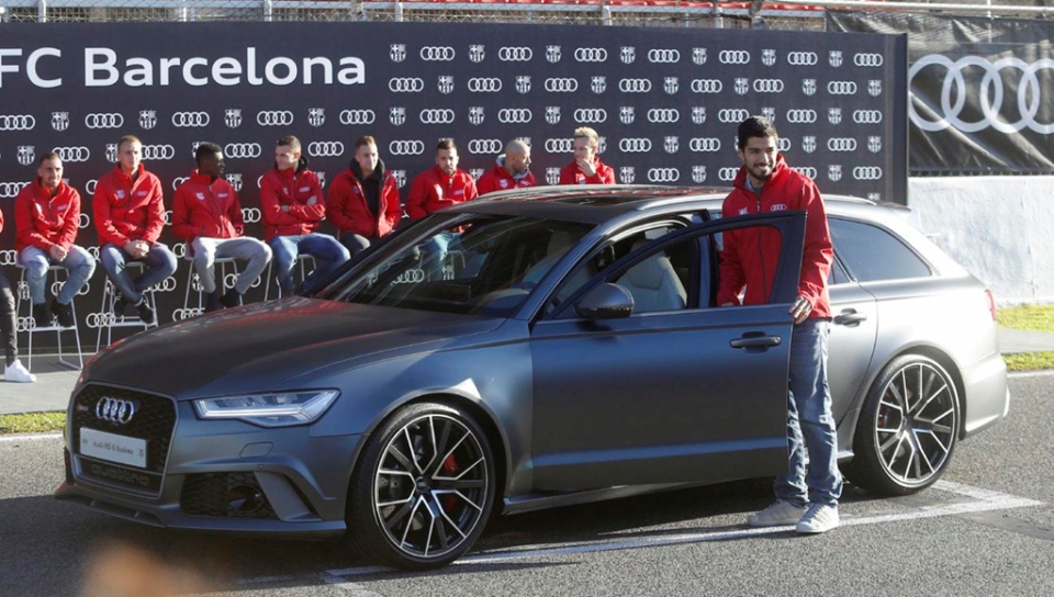 audi doi lai qua cua cac cau thu barcelona