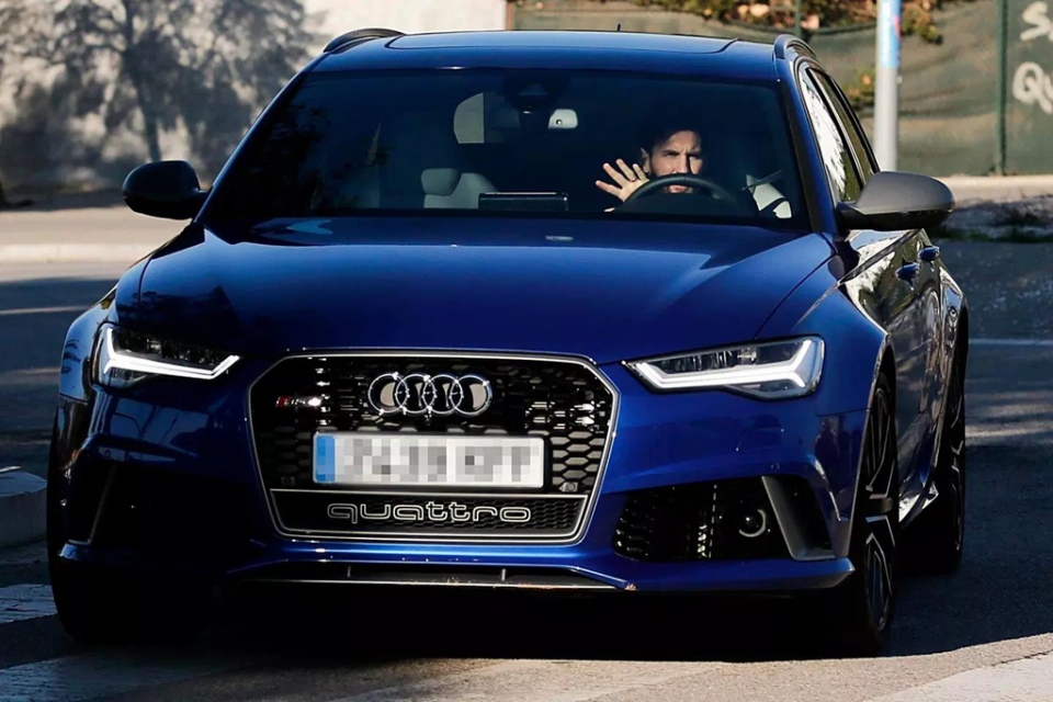 audi doi lai qua cua cac cau thu barcelona
