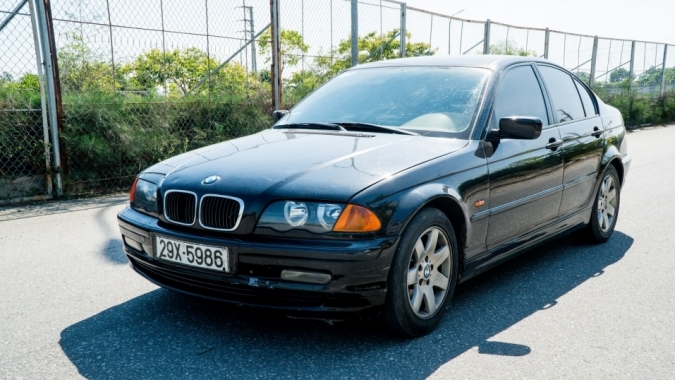 BMW 3-Series E46 còn lại gì sau gần 20 năm sử dụng?