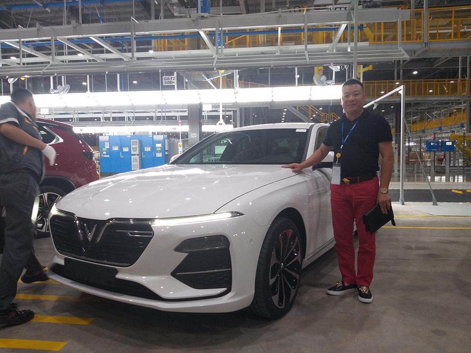 xe hoi quoc dan vinfast lux a20 va lux sa20 den tay khach hang viet