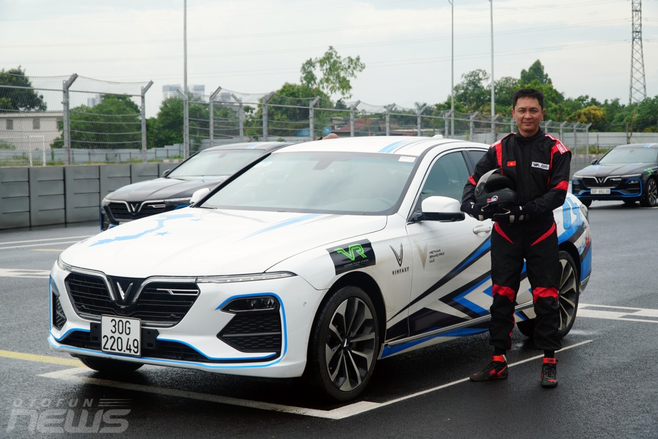 Nguyễn Hồng Vinh - Tay đua ô tô thể thao chuyên nghiệp đầu tiên của Việt Nam nguyen hong vinh tay dua o to the thao chuyen nghiep dau tien cua viet nam