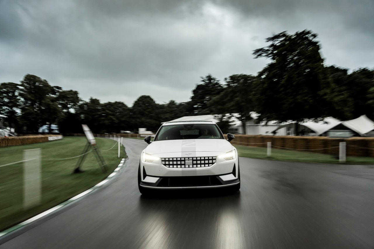Polestar 2 -  "Xe điện Volvo" mạnh 469 mã lực