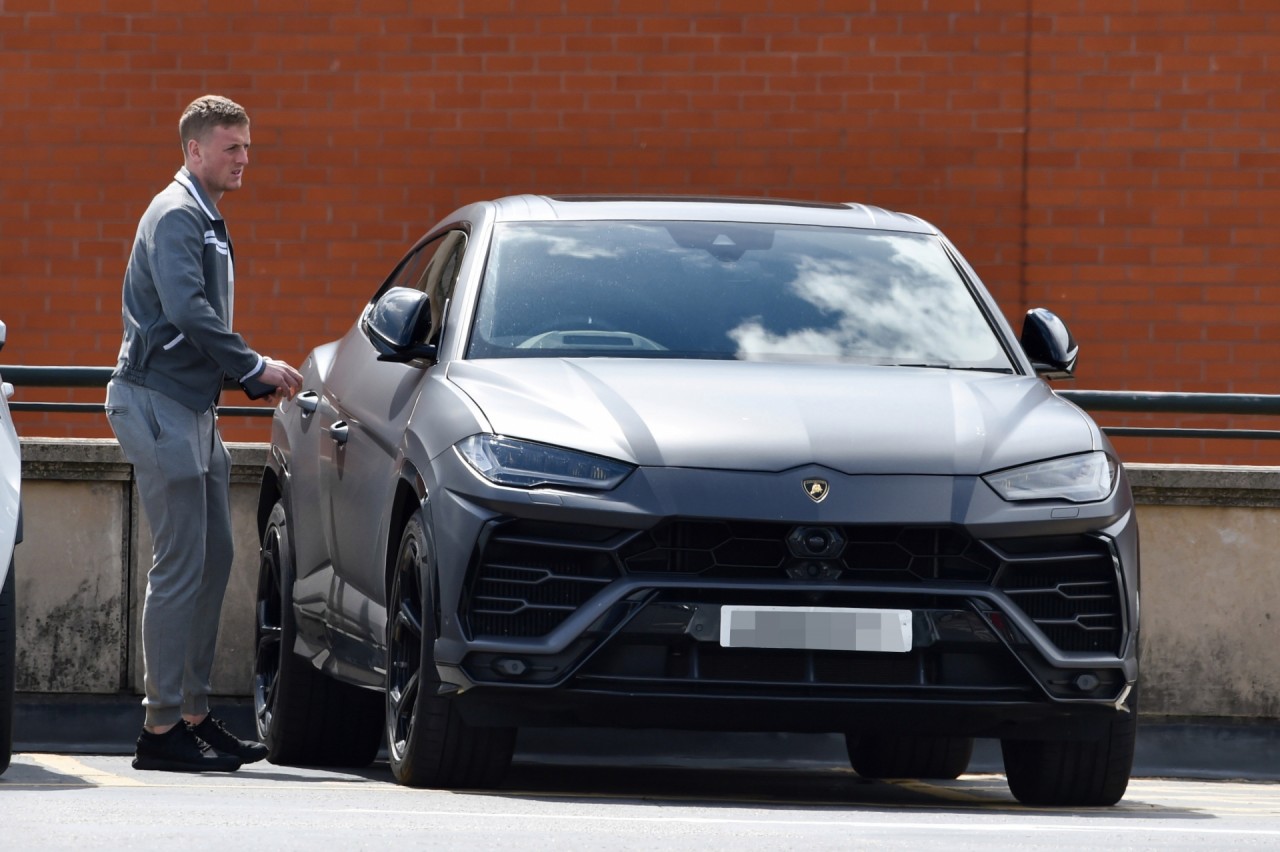 Bộ sưu tập siêu xe của các cầu thủ đá chung kết Euro 2020