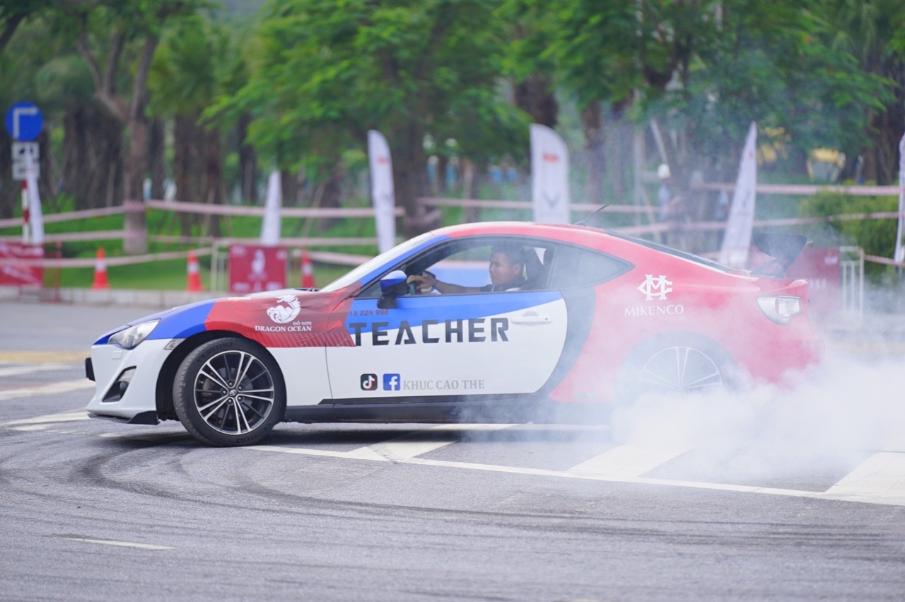 Đã mắt với màn driftshow mở màn giản đua Gymkhana OtoFun Championship Đồ Sơn 2022