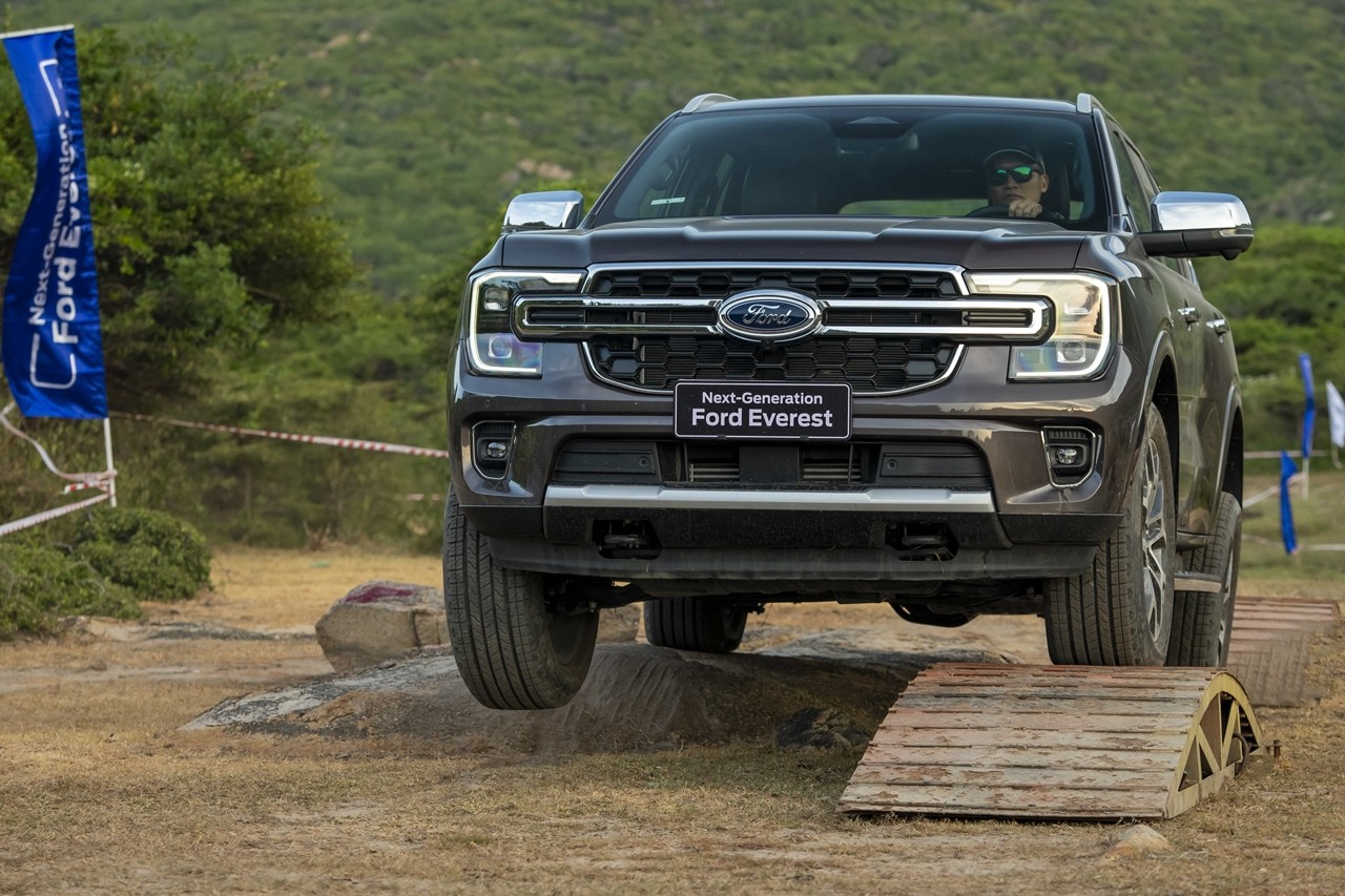 Cảm giác lái Ford Everest 2022 như thế nào?