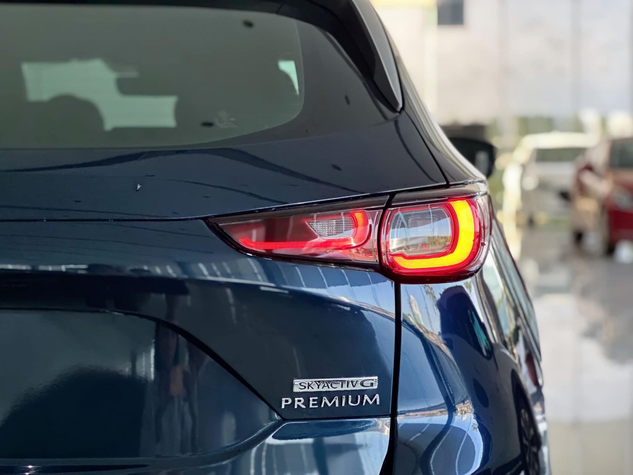 Cận cảnh Mazda CX 5 Premium 2023 tại đại lý