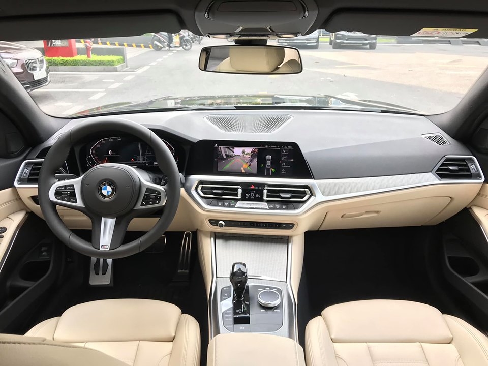 bmw 330i m sport ve dai ly gia ban 2379 ty dong