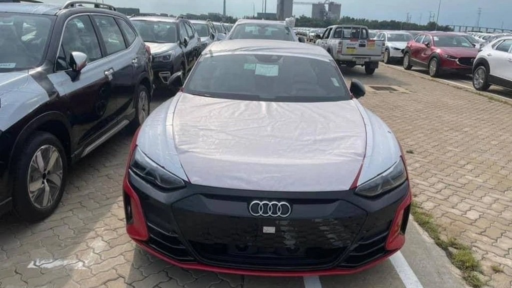 Xe điện Audi e-tron GT bất ngờ xuất hiện tại Việt Nam
