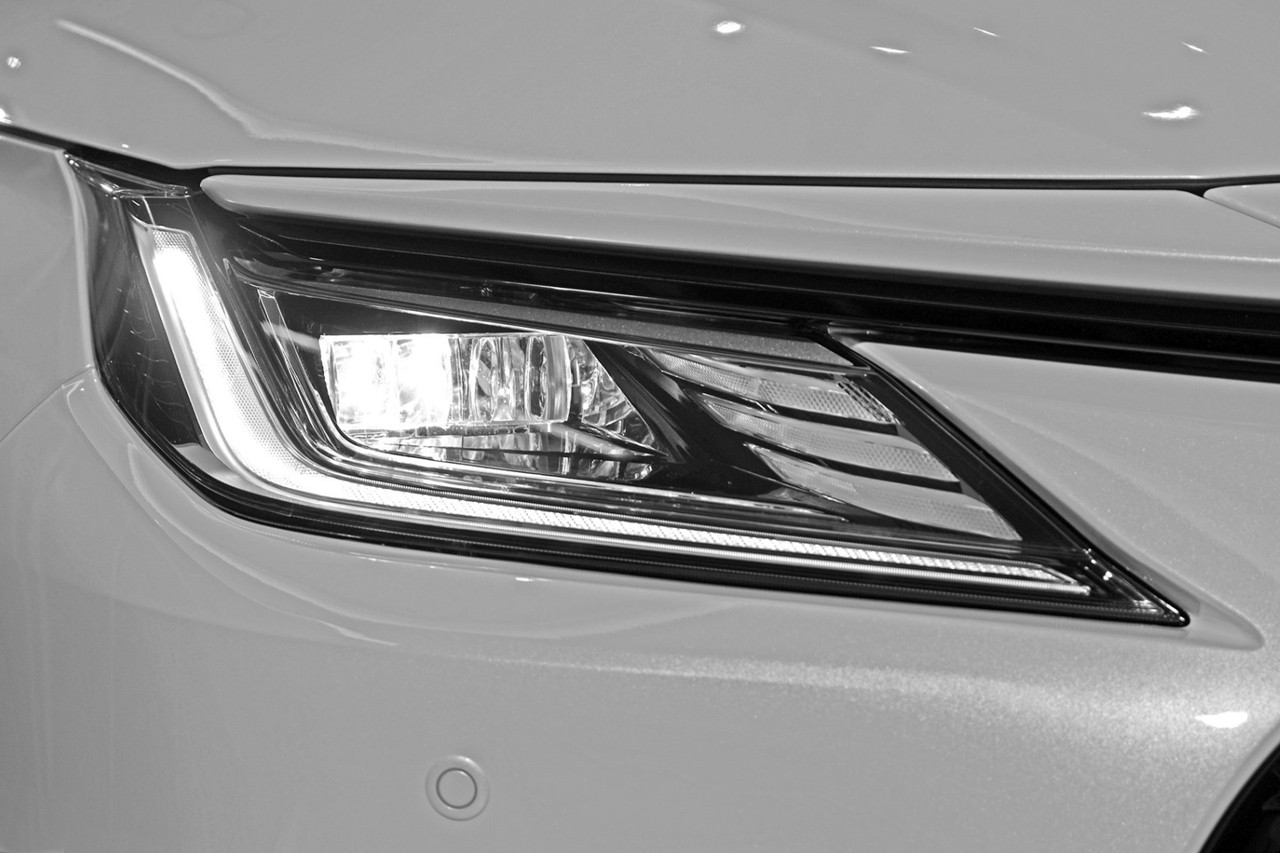 Cận cảnh Toyota Vios 2023 Premium Luxury giá 455 triệu đồng tại Thái Lan