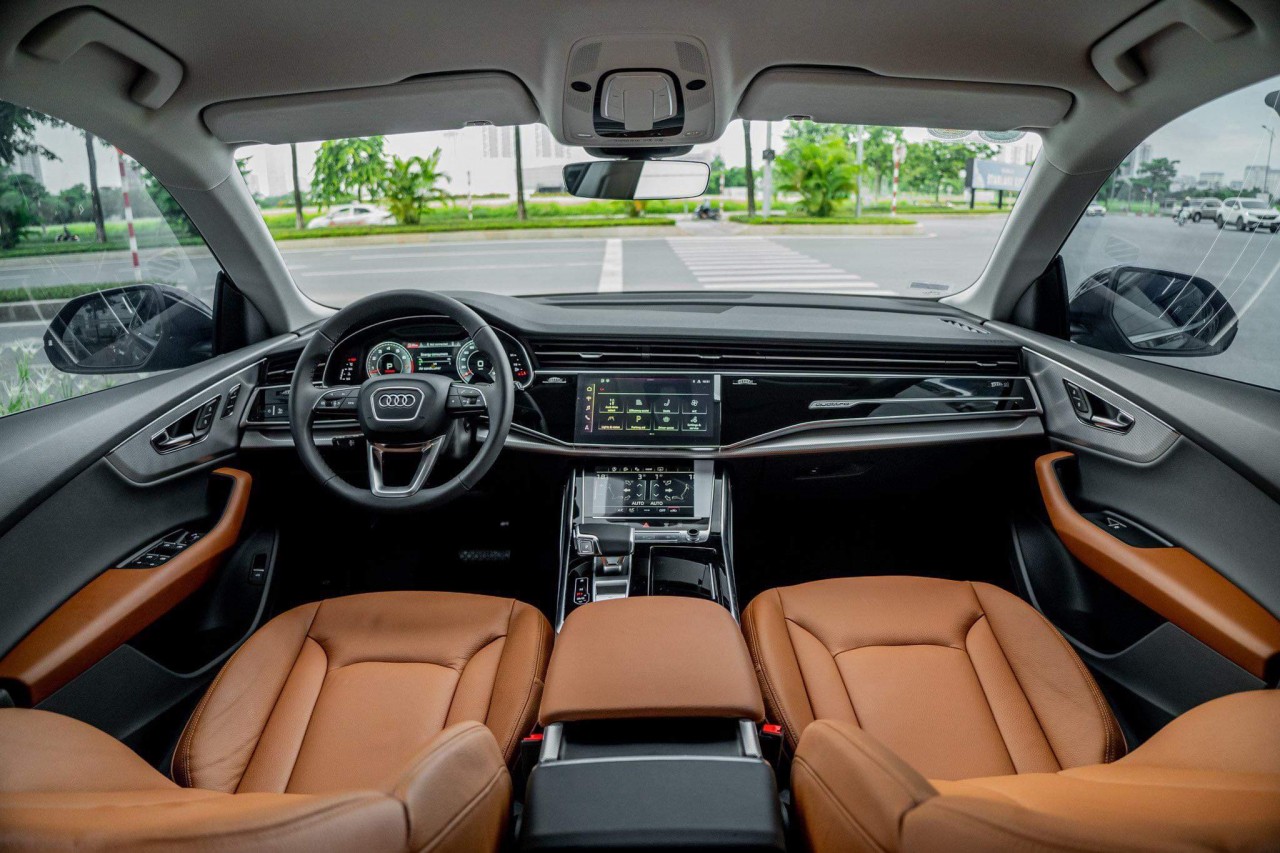 Cận cảnh Audi Q8 'siêu lướt' 700km giá gần 5 tỷ đồng