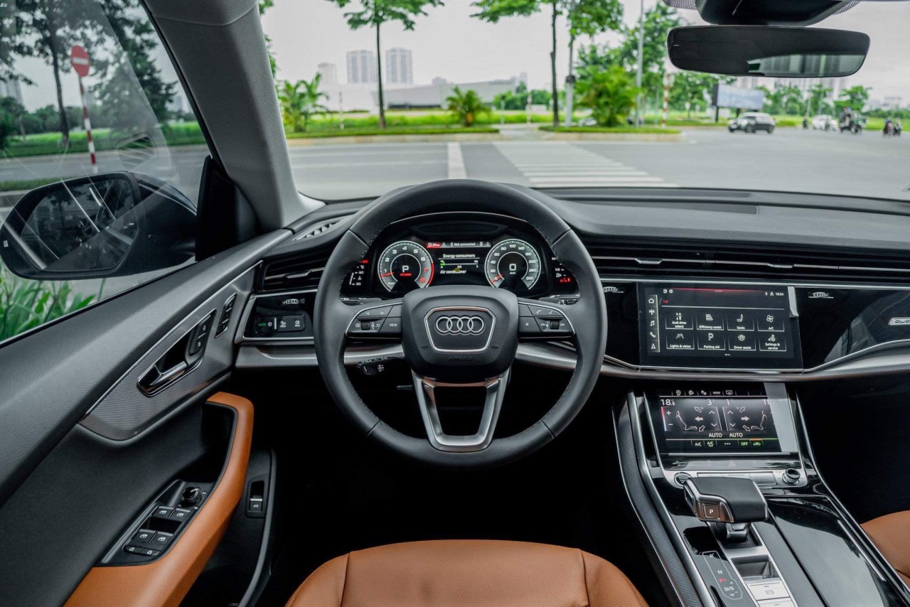 Cận cảnh Audi Q8 'siêu lướt' 700km giá gần 5 tỷ đồng