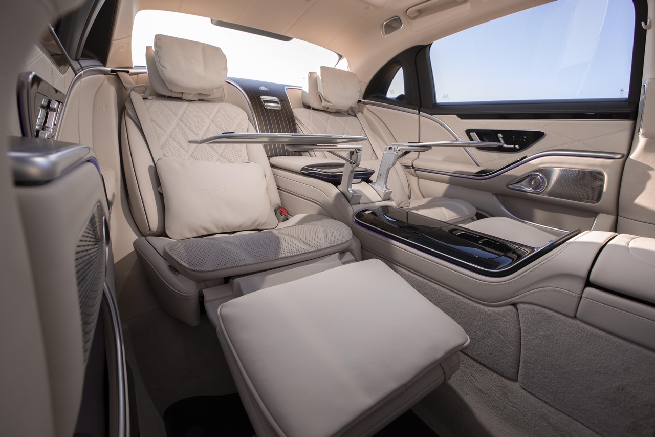 Mercedes-Maybach S-Class chính hãng giá từ 8,2 tỷ đồng