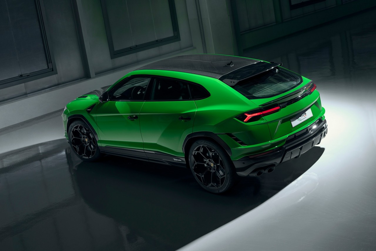 Siêu SUV Lamborghini Urus Performante ra mắt: Nhẹ hơn và mạnh hơn