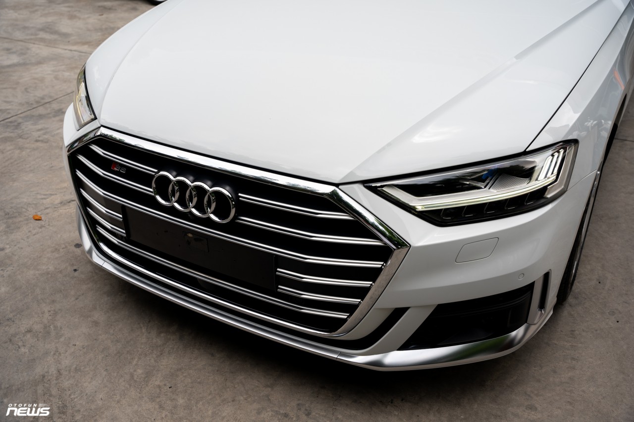 Audi S8 - Siêu sedan mạnh 563 mã lực giá hơn 8 tỷ đồng