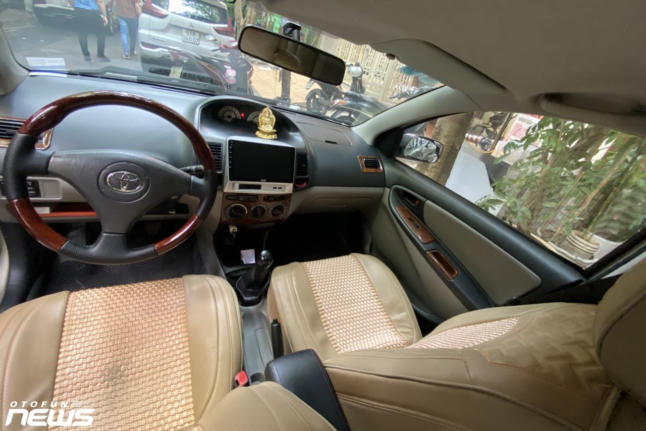 Toyota Vios 2003 đẹp như mới dù đã 20 năm tuổi và lăn bánh hơn 300.000km