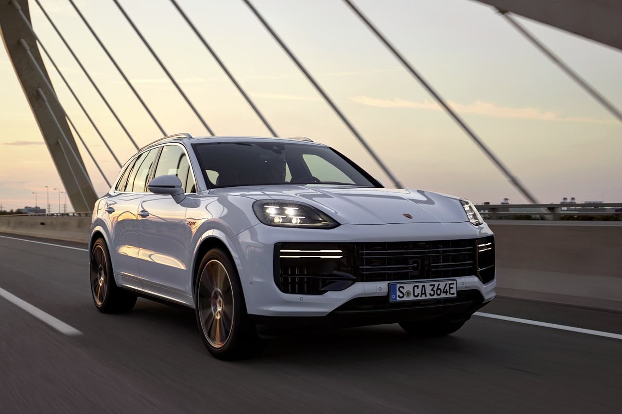 Porsche Cayenne Turbo E-Hybrid 2024 là xe SUV mạnh nhất của hãng