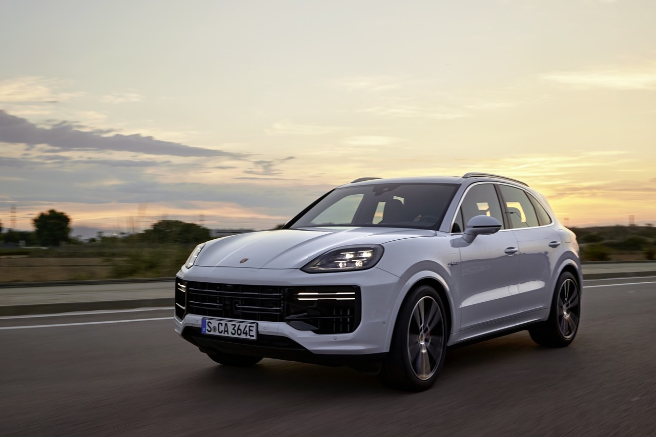 Porsche Cayenne Turbo E-Hybrid 2024 là xe SUV mạnh nhất của hãng