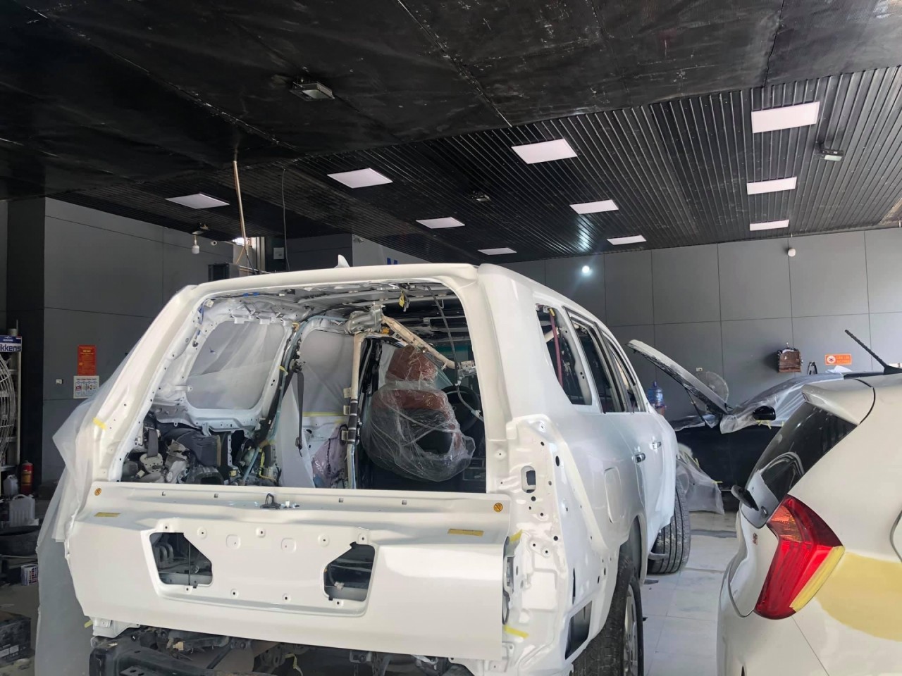 cai trang lexus lx570 doi cu tre 10 nam tuoi chi voi 500 trieu dong