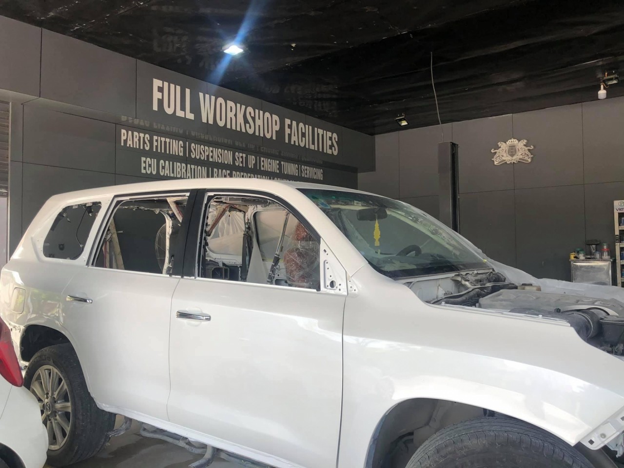 cai trang lexus lx570 doi cu tre 10 nam tuoi chi voi 500 trieu dong