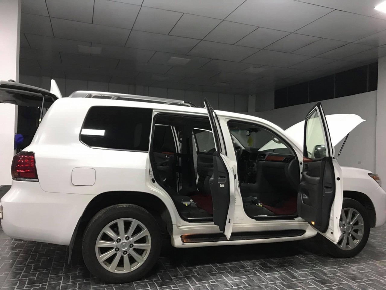 cai trang lexus lx570 doi cu tre 10 nam tuoi chi voi 500 trieu dong
