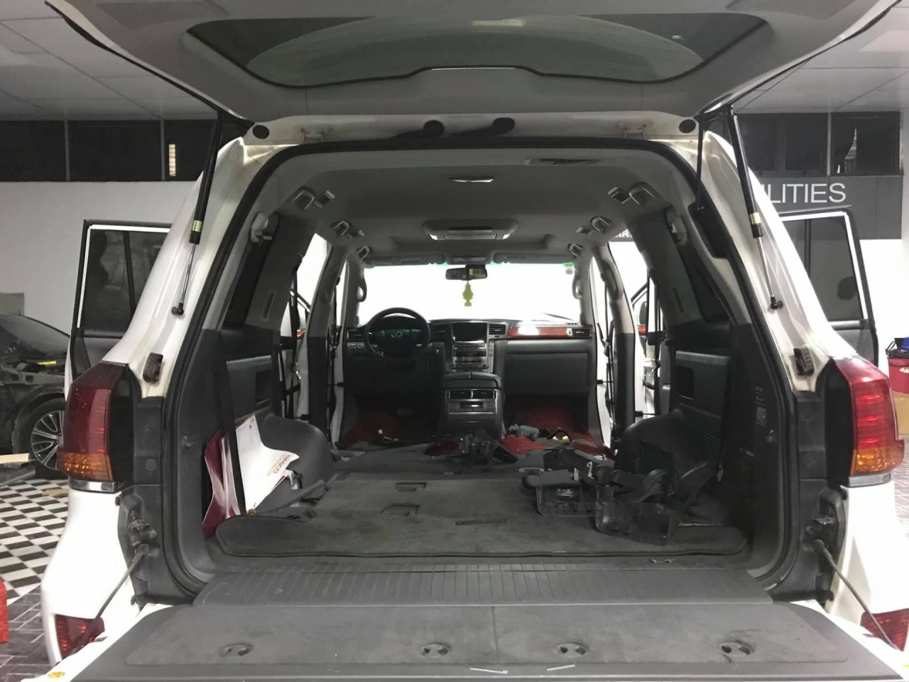 cai trang lexus lx570 doi cu tre 10 nam tuoi chi voi 500 trieu dong