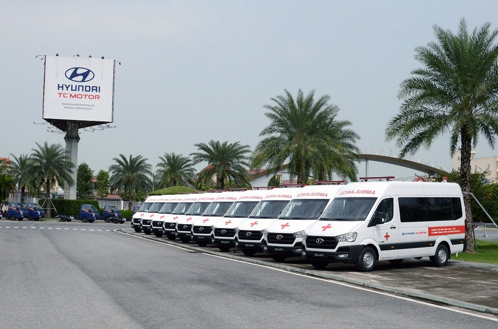 Hyundai Thành Công tặng 10 xe Solati cứu thương phục vụ phòng chống Covid 19