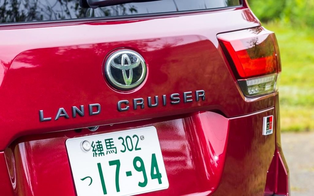 Hình thực tế Toyota Land Cruiser GR Sport 2022 tại Nhật Bản