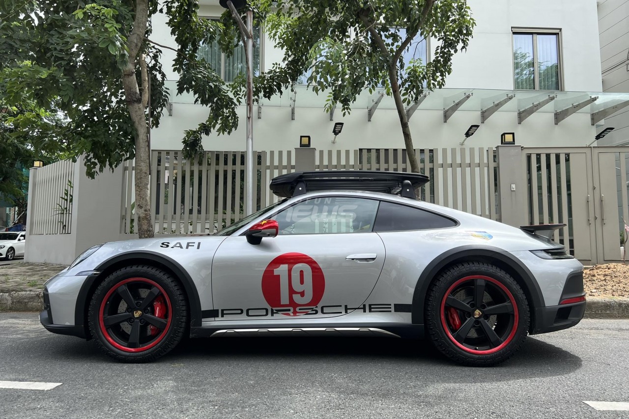 Porsche 911 Dakar khám phá những vùng đất huyền thoại