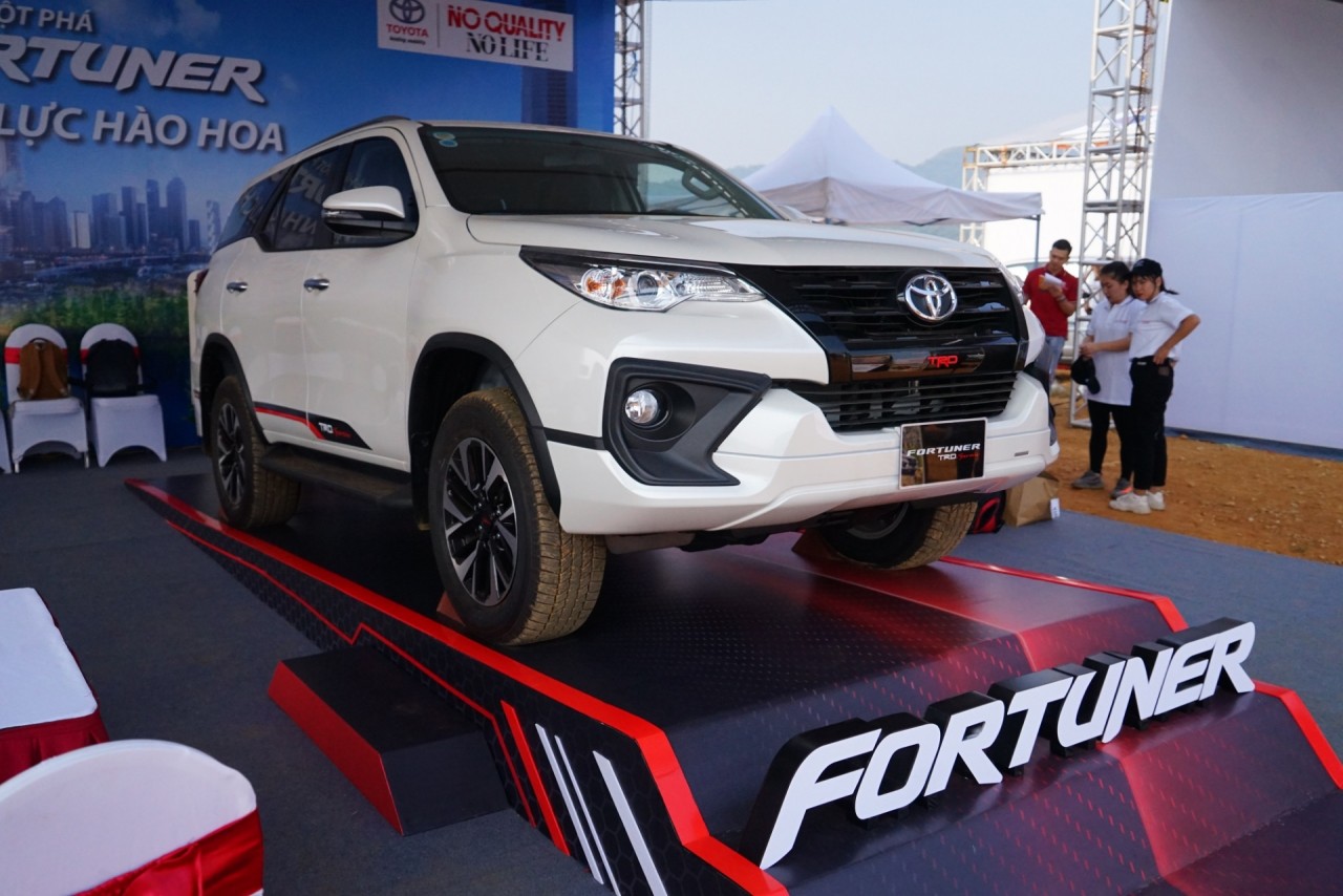 phien ban the thao toyota fortuner trd tai voc 2019