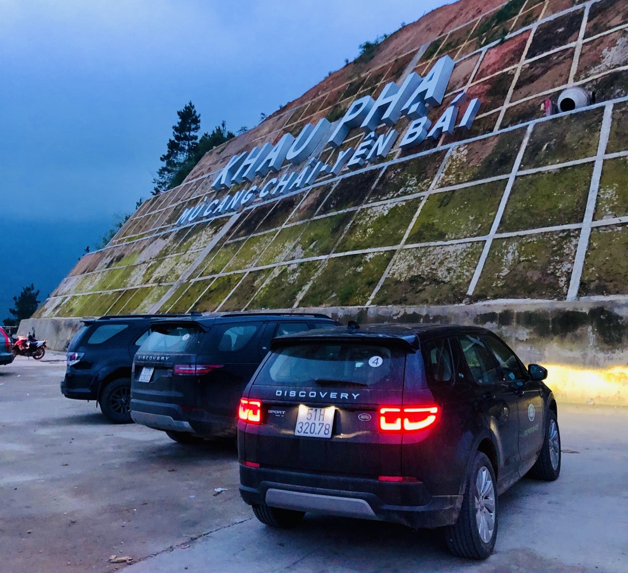 chinh phu c tu da i di nh de o ba ng land rover