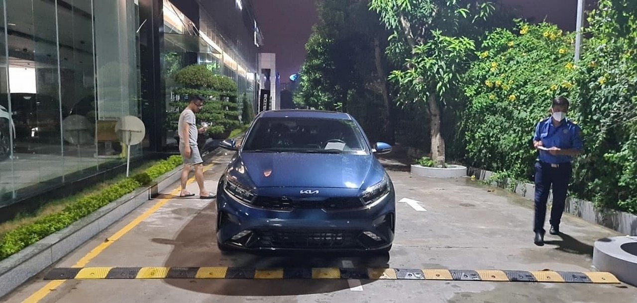 Kia K3 về đại lý, chờ đến tay khách hàng
