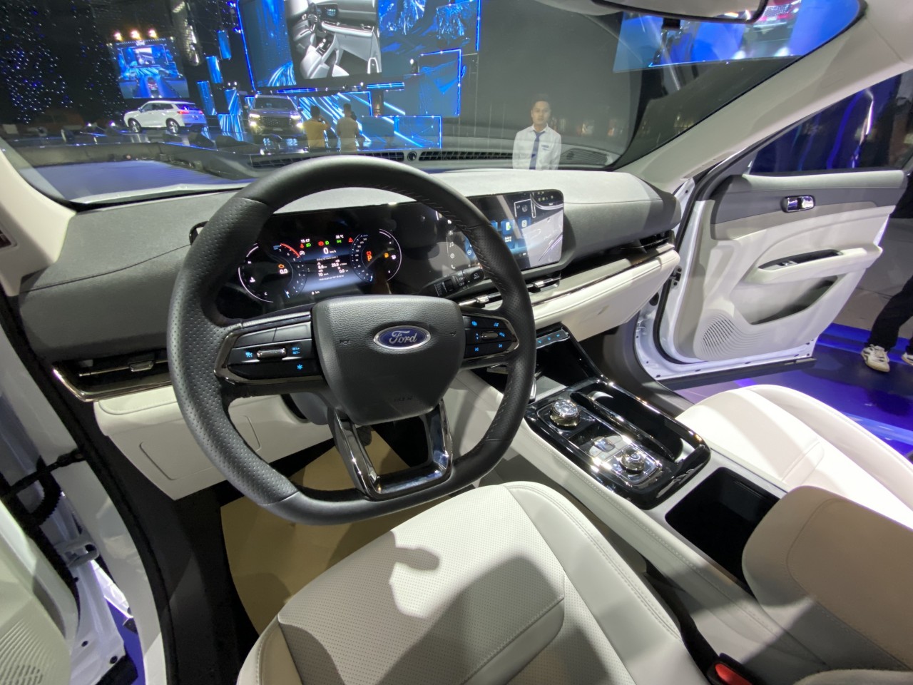Ford Territory ra mắt: 3 phiên bản, giá bán 822-935 triệu đồng