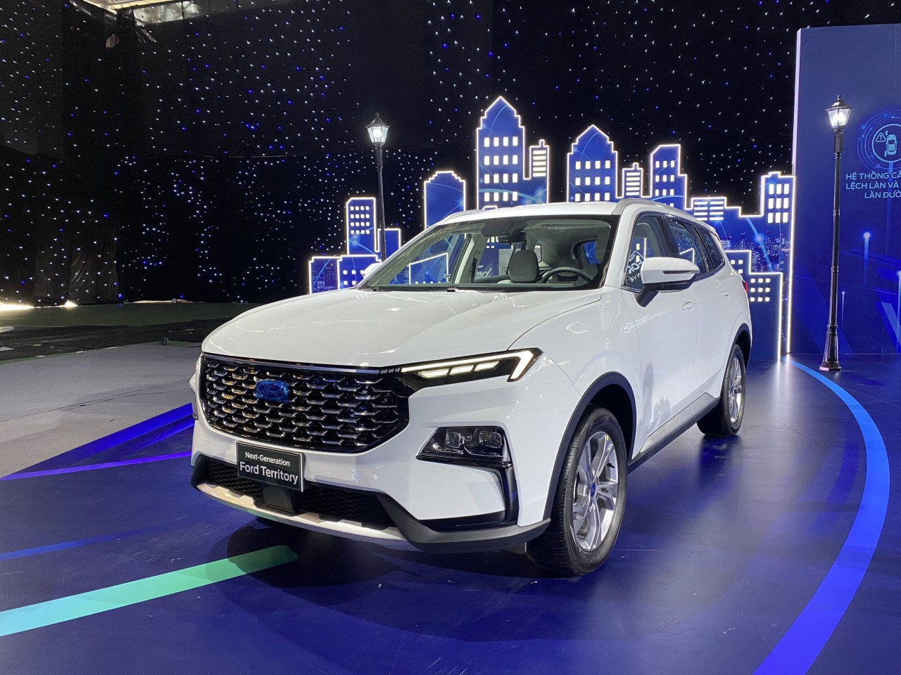 Những mẫu xe ra mắt thị trường Việt trong tháng 10 Những mẫu xe ra mắt thị trường Việt trong tháng 10