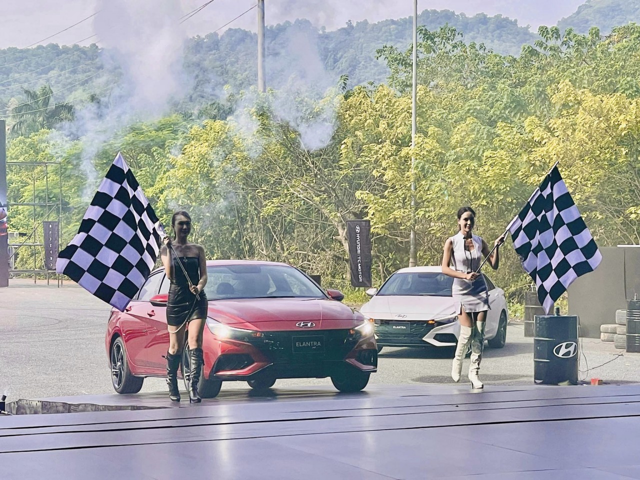 Đánh giá nhanh Hyundai Elantra vừa ra mắt tại Việt Nam Đánh giá nhanh Hyundai Elantra vừa ra mắt tại Việt Nam