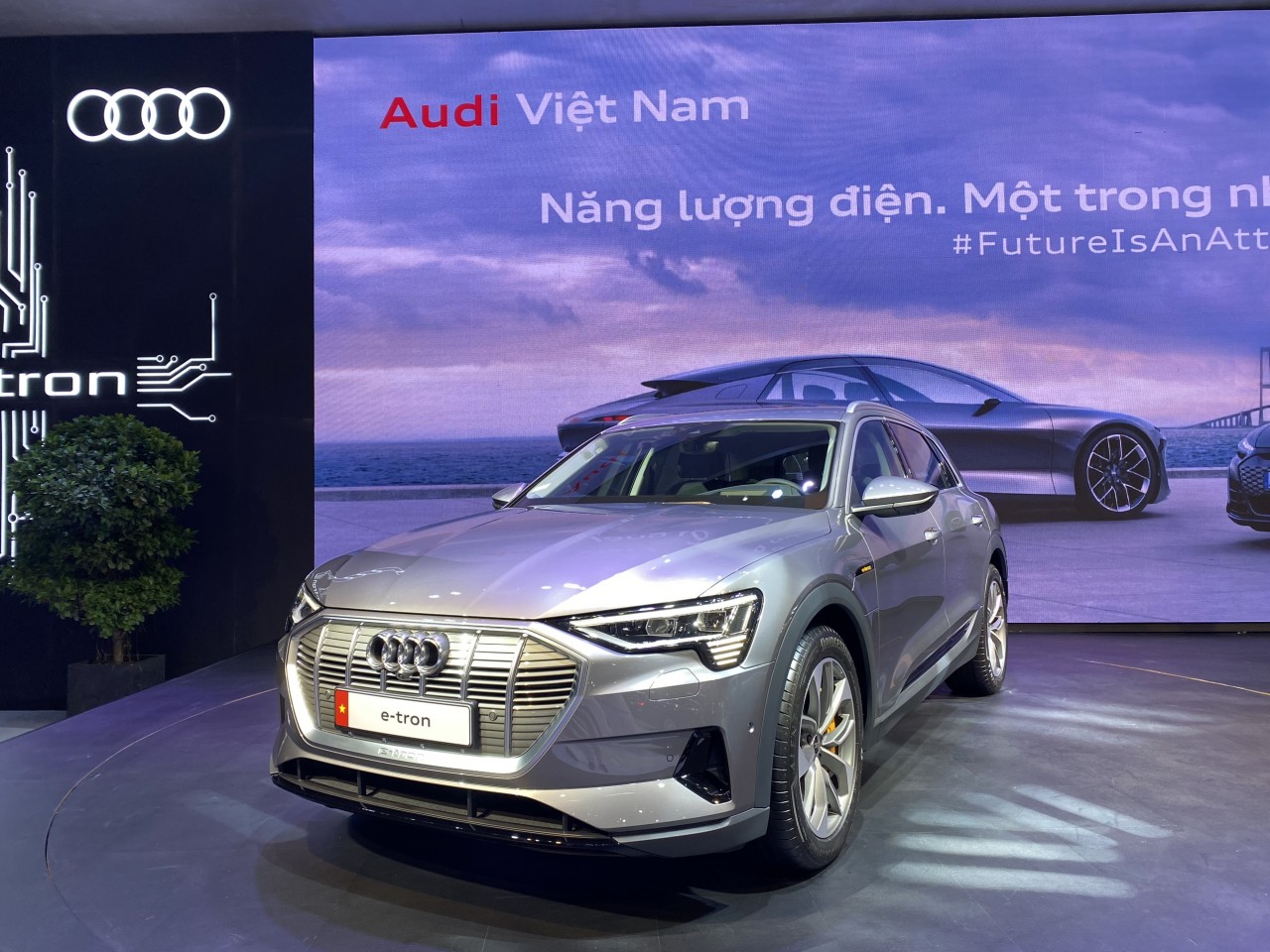 [VMS 2022] Audi e-tron SUV bán ra tại Việt Nam với giá từ 2,97 tỷ đồng