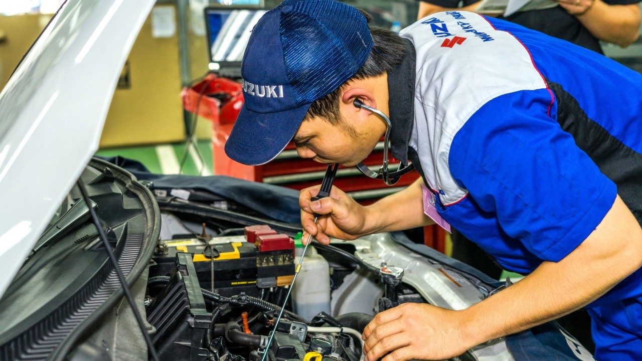 Suzuki kiểm tra xe và thay dầu động cơ miễn phí  tại miền Trung