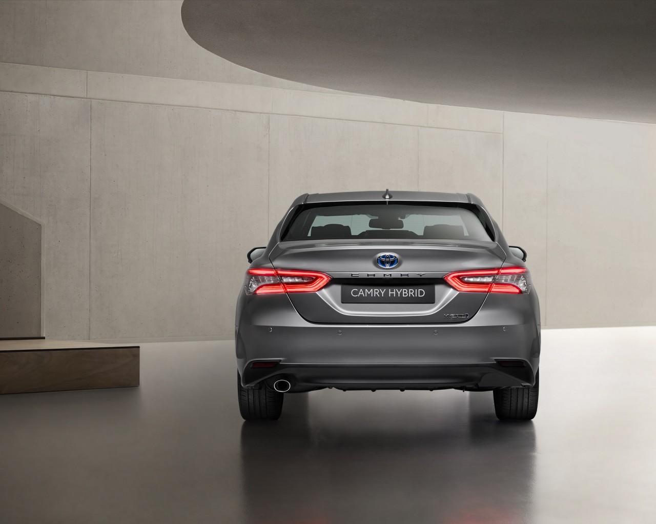 Khám phá Toyota Camry hybrid phiên bản nâng cấp tại châu Âu