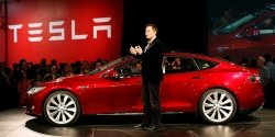 xe tesla thu hut chuot