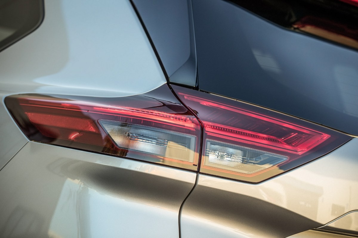 Nissan X Trail 2022 giá từ 605 triệu tại Mỹ