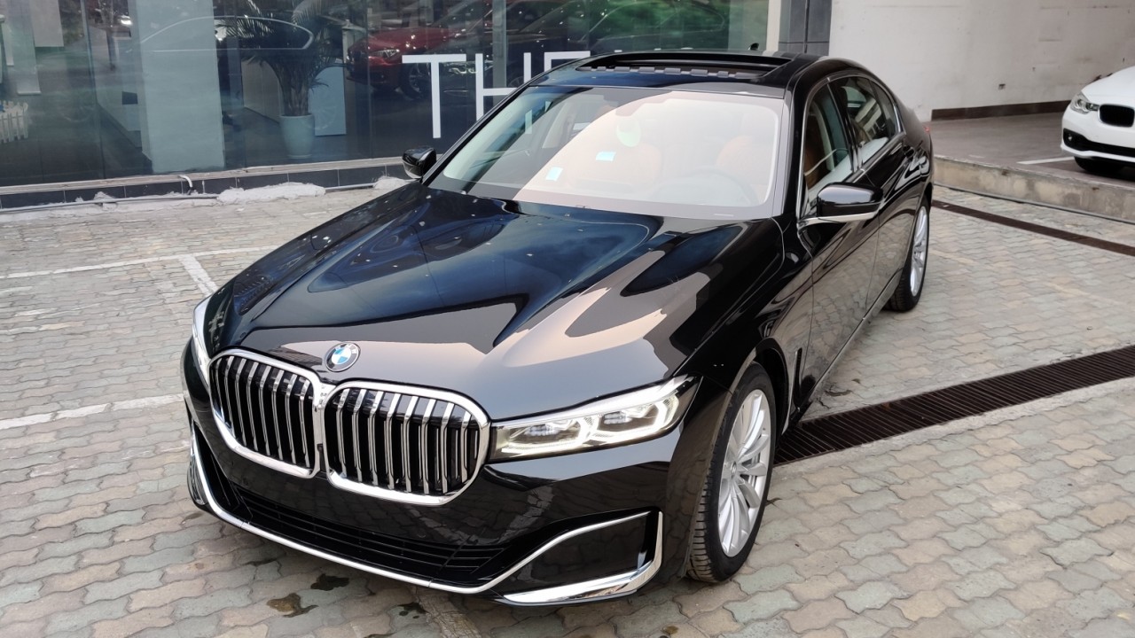 BMW 740Li phiên bản mới giá 5,6 tỷ đồng tại Việt Nam