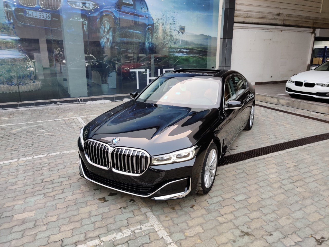 BMW 740Li phiên bản mới giá 5,6 tỷ đồng tại Việt Nam bmw 740li phien ban moi gia 56 ty dong tai viet nam