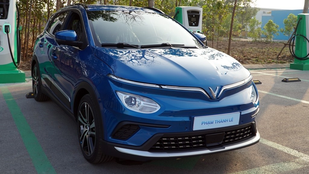 53 chiếc VinFast VF e34 tiếp theo tới tay khách hàng