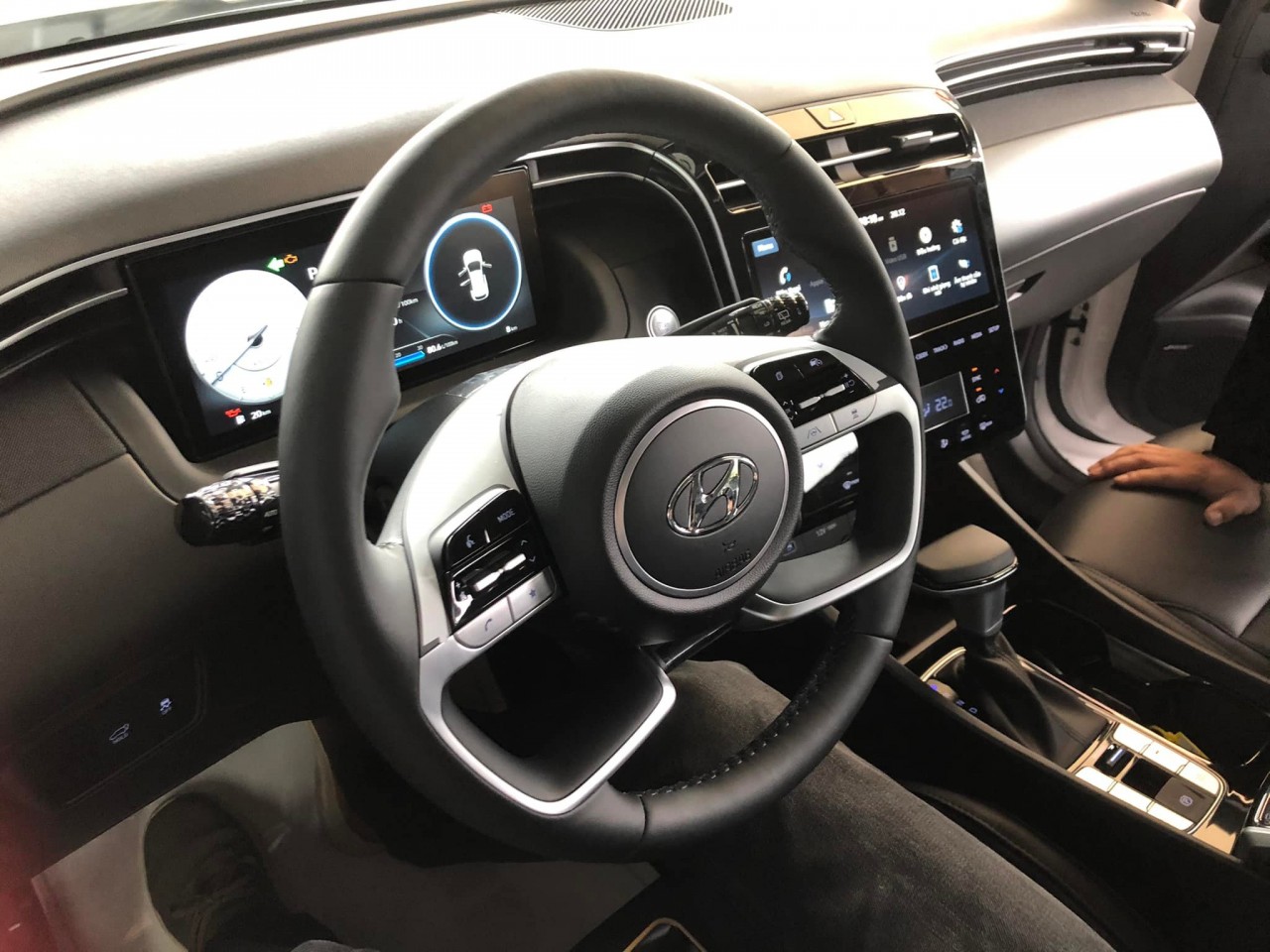 Bất chấp tin đồn Kia Sportage về tháng 6, Tucson vẫn bán chênh cao đến 150 triệu